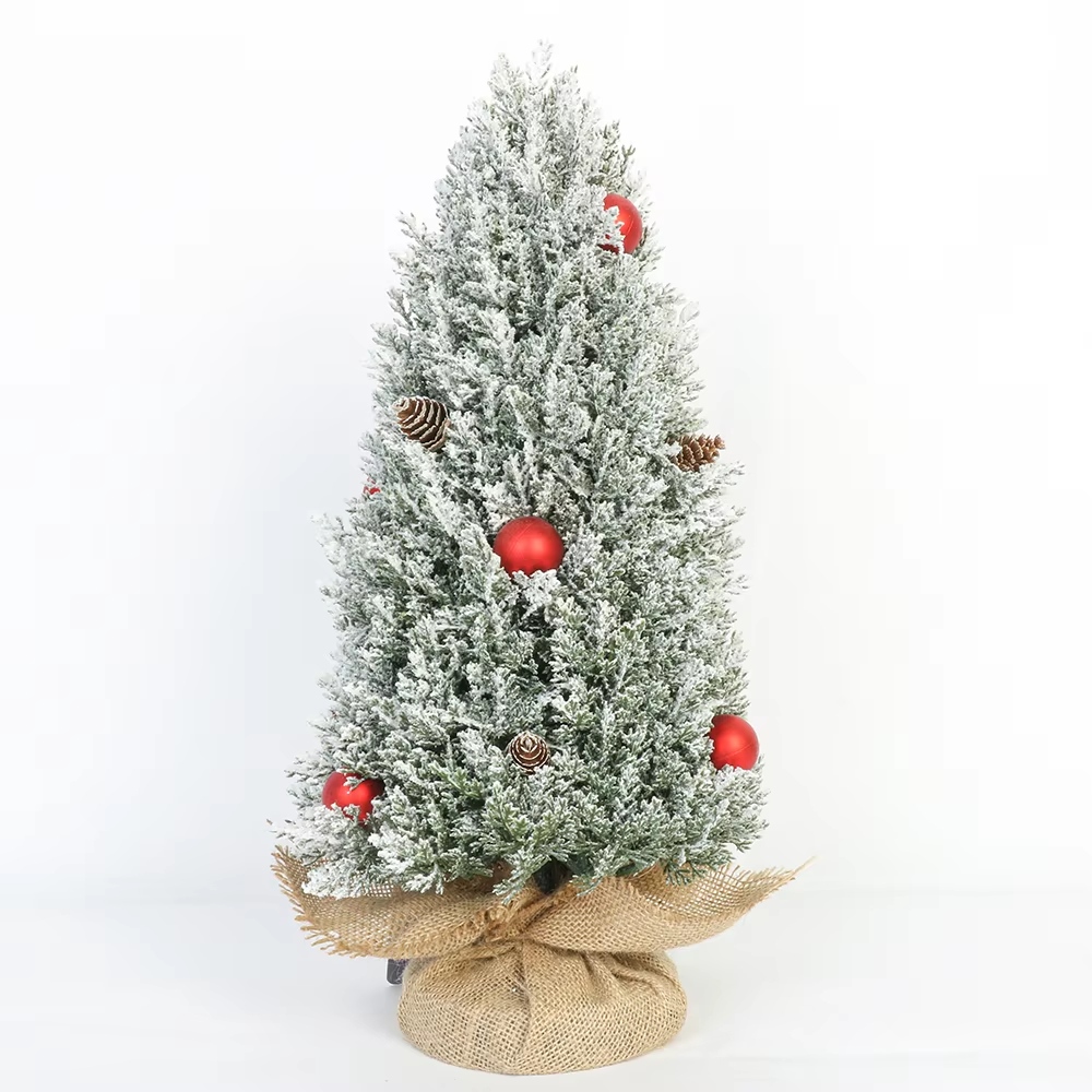 High Quality Small Christmas Trees for Tabletop Display Eco-Friendly Mini Xmas Tree Kits with Ornaments Arbol De Navidad